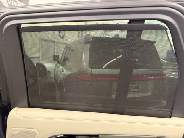 2025 Land Rover Range Rover P550e SE SWB - 23067810 - 14