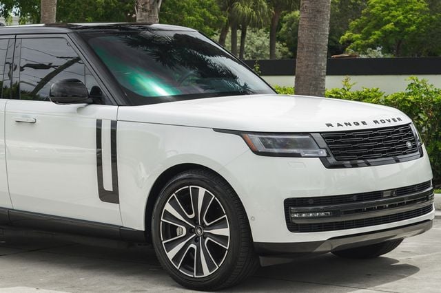 2025 Land Rover Range Rover P550e SE SWB - 22887271 - 10