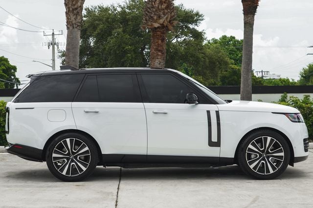 2025 Land Rover Range Rover P550e SE SWB - 22887271 - 8