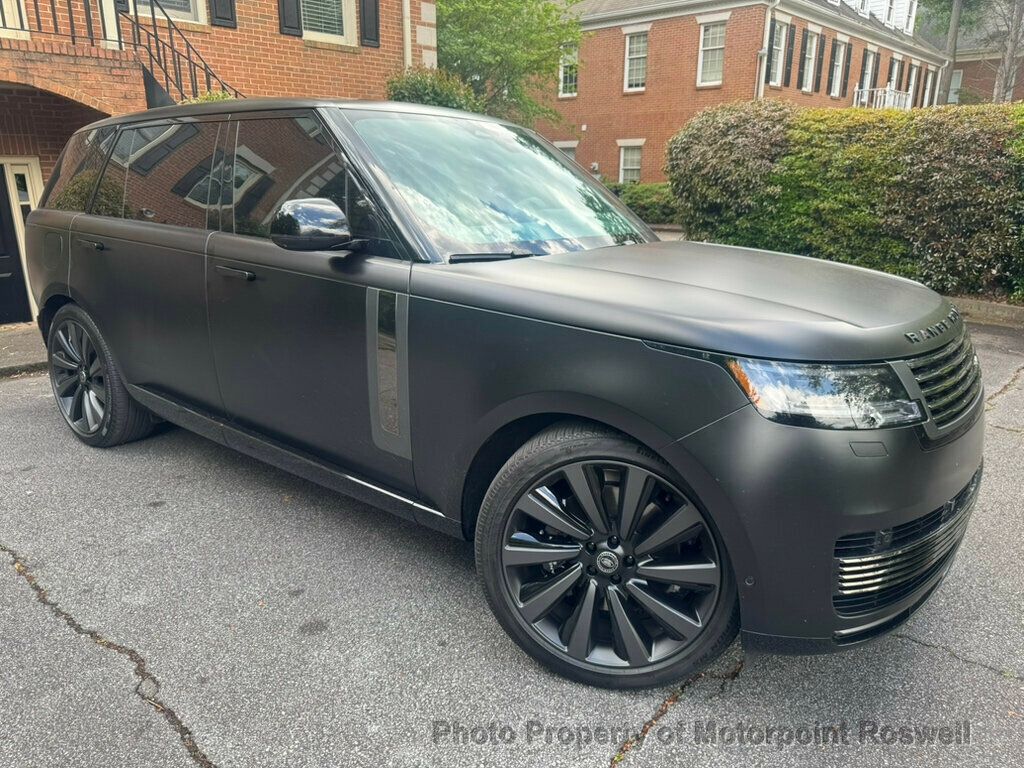 2025 Land Rover Range Rover SV photo 2