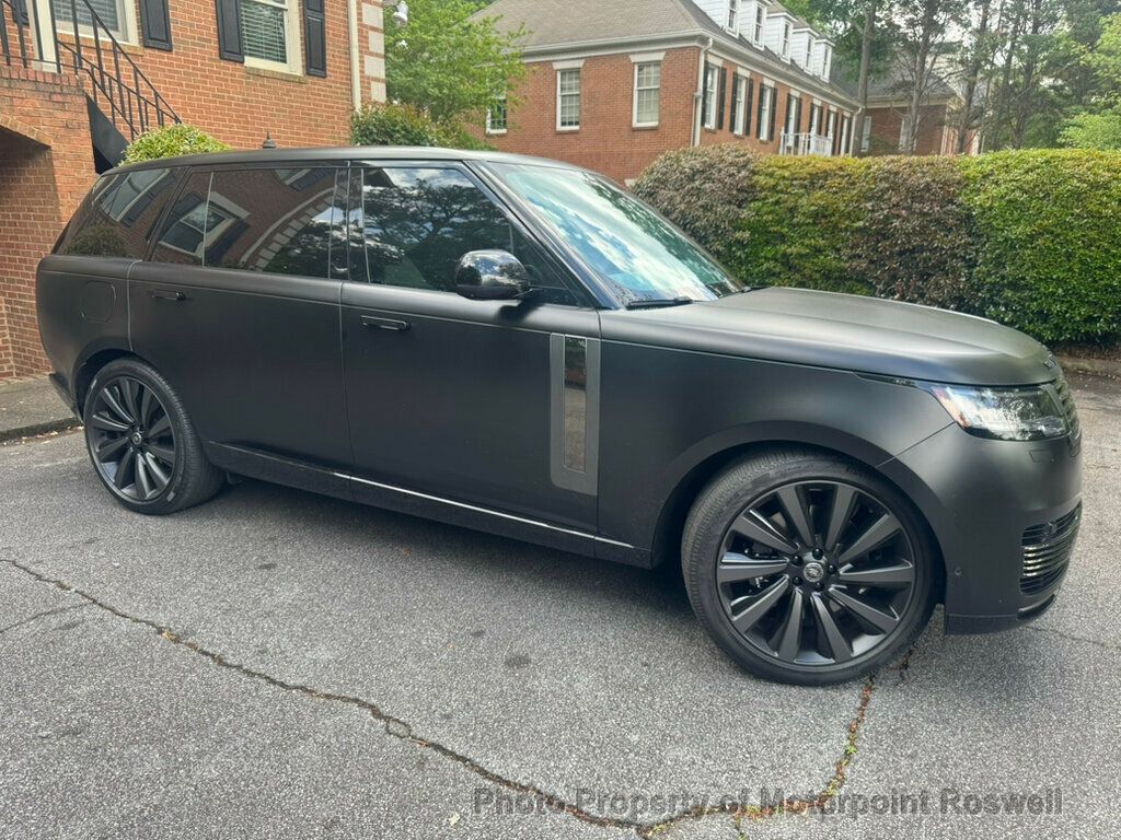 2025 Land Rover Range Rover SV photo 3