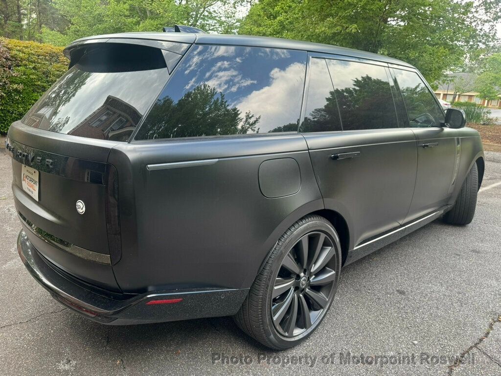 2025 Land Rover Range Rover SV photo 4