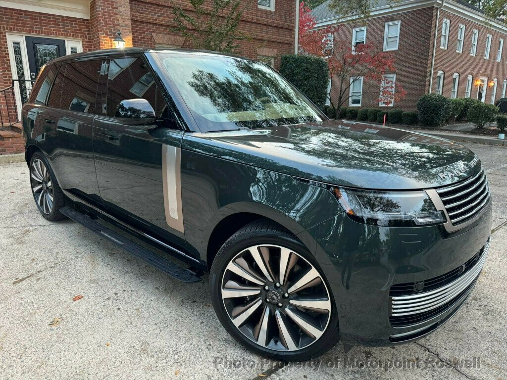 2025 Land Rover Range Rover SV photo 4