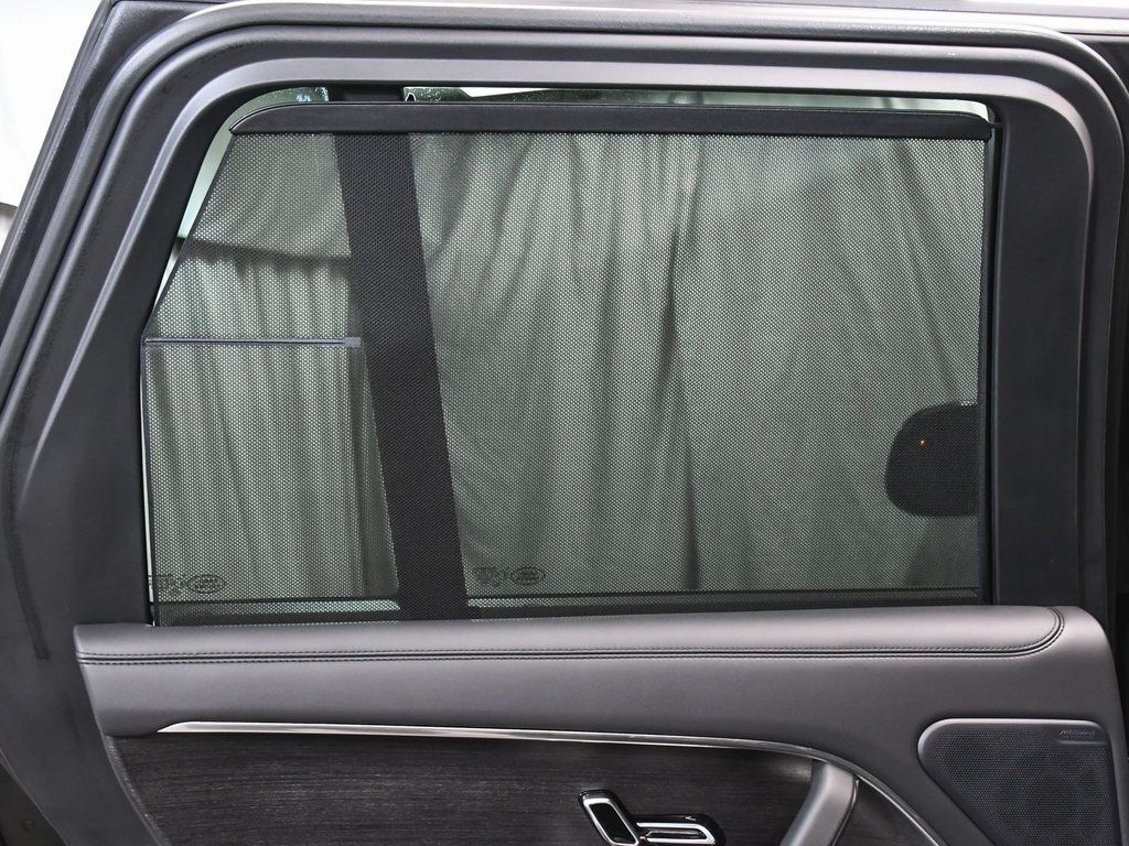 2025 Land Rover Range Rover SE photo 14