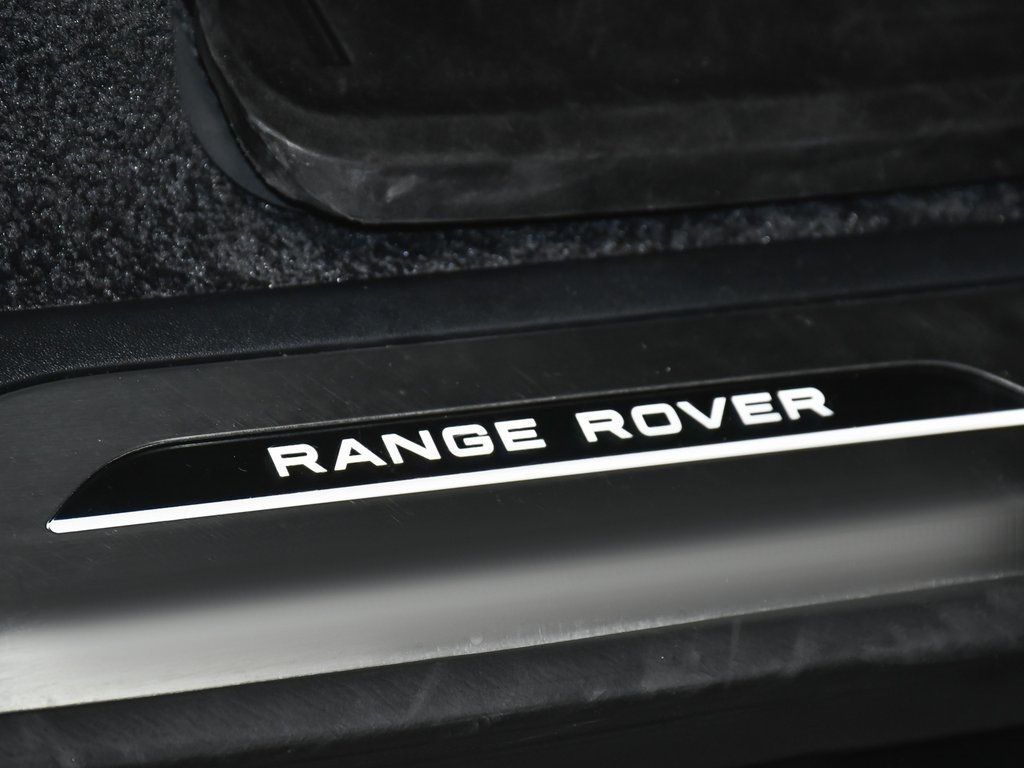 2025 Land Rover Range Rover SE photo 19