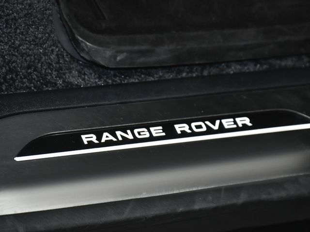 2025 Land Rover Range Rover SE - 22851271 - 18