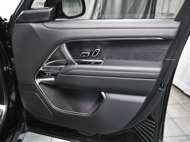 2025 Land Rover Range Rover SE - 22851271 - 19