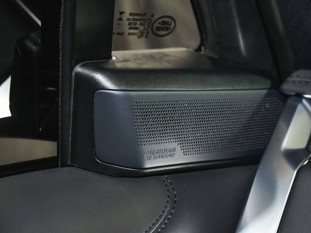 2025 Land Rover Range Rover SE photo 32