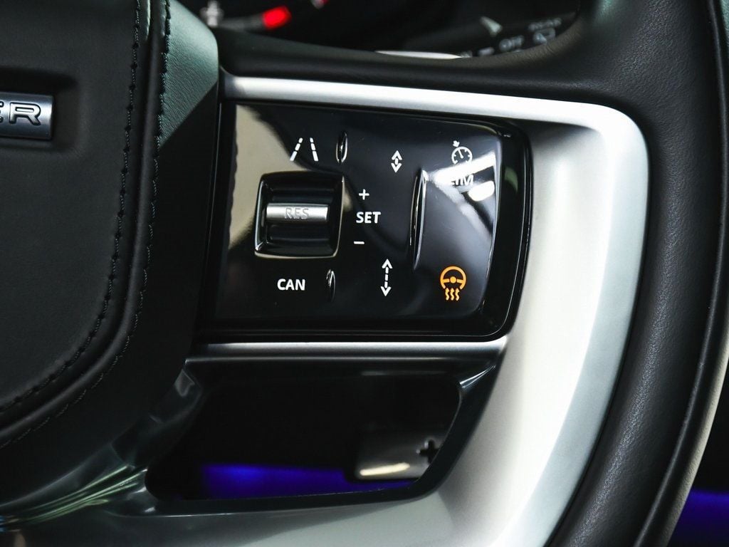 2025 Land Rover Range Rover SE photo 36