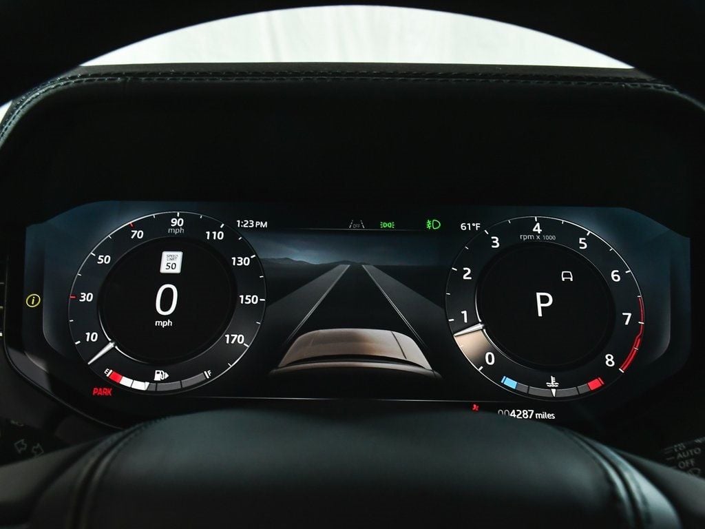 2025 Land Rover Range Rover SE photo 37