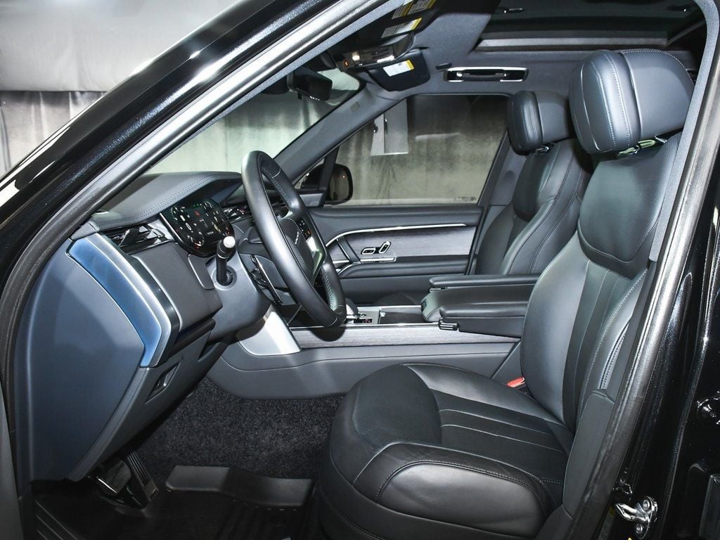 2025 Land Rover Range Rover SE photo 42
