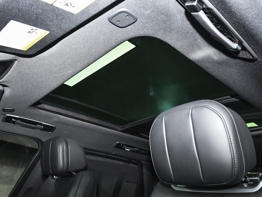 2025 Land Rover Range Rover SE photo 43