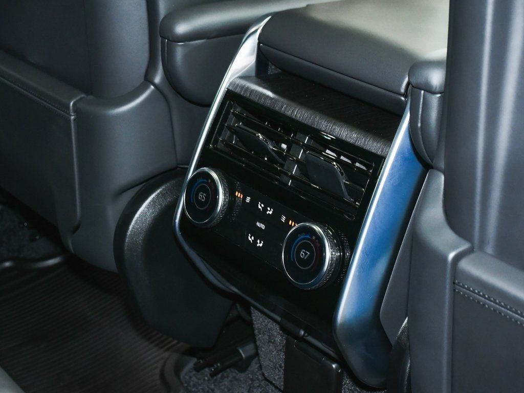 2025 Land Rover Range Rover SE photo 46