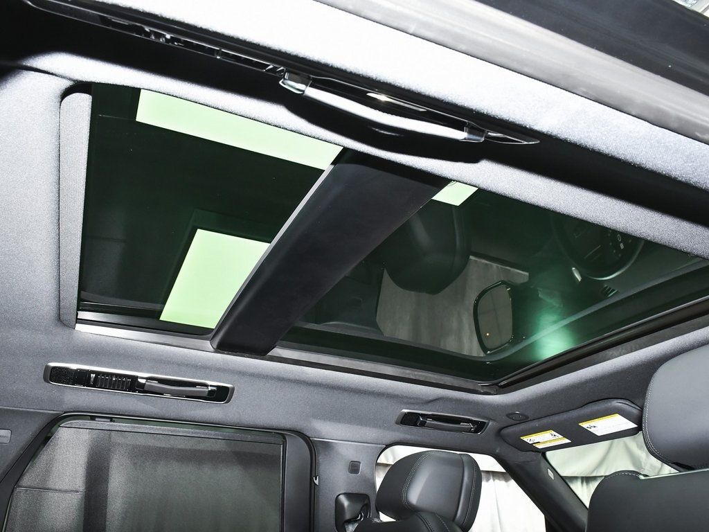 2025 Land Rover Range Rover SE photo 49