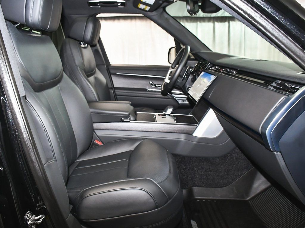 2025 Land Rover Range Rover SE photo 50