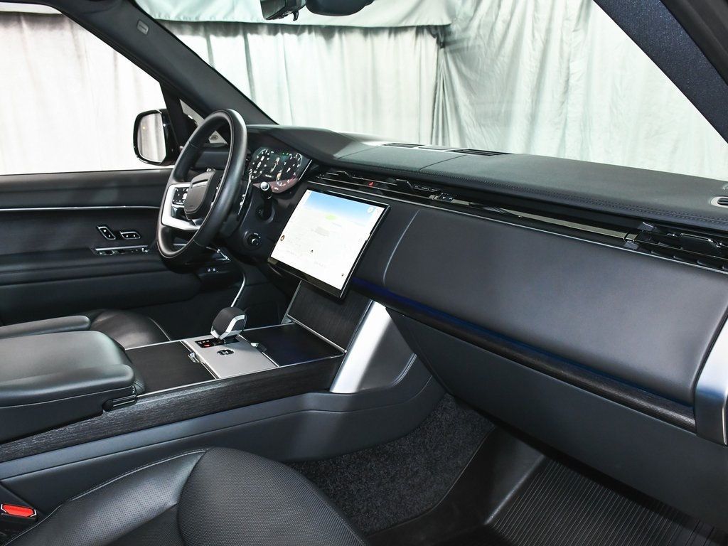 2025 Land Rover Range Rover SE photo 51