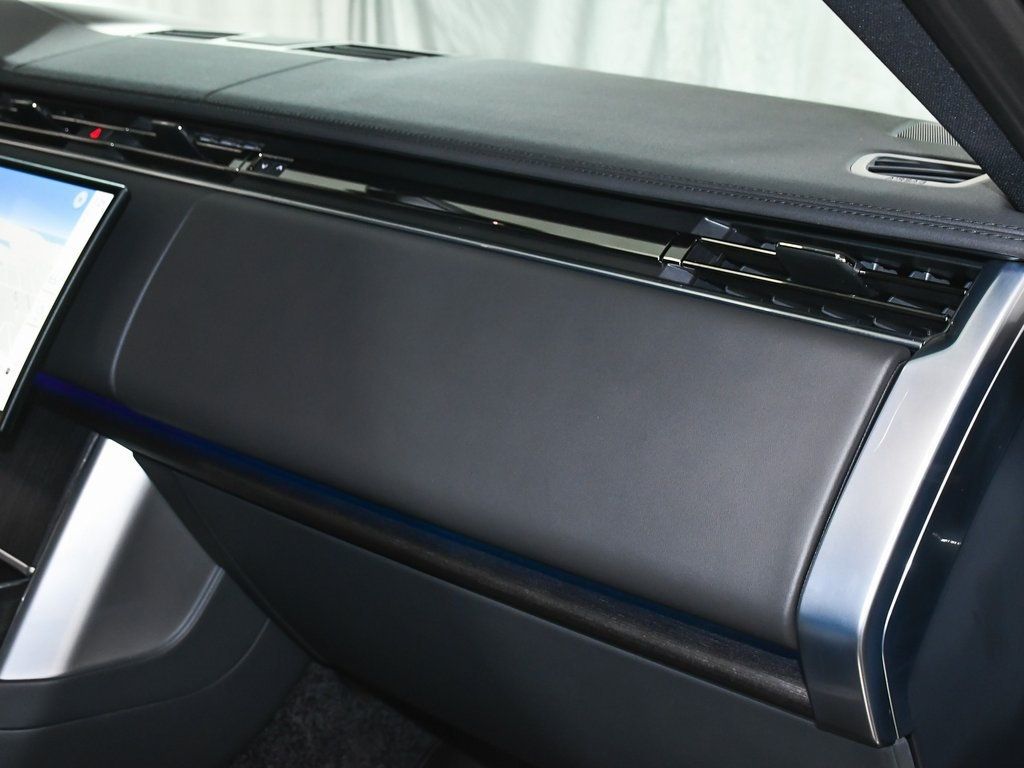 2025 Land Rover Range Rover SE photo 52