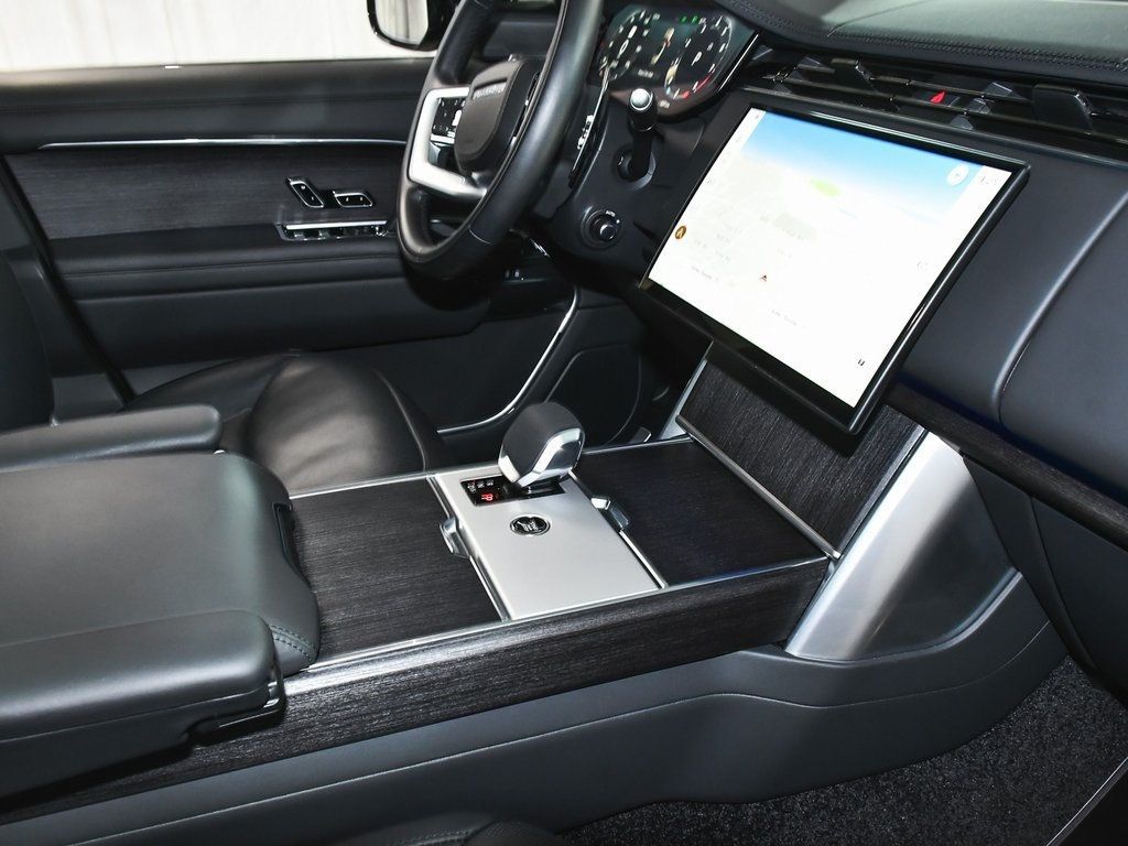 2025 Land Rover Range Rover SE photo 53