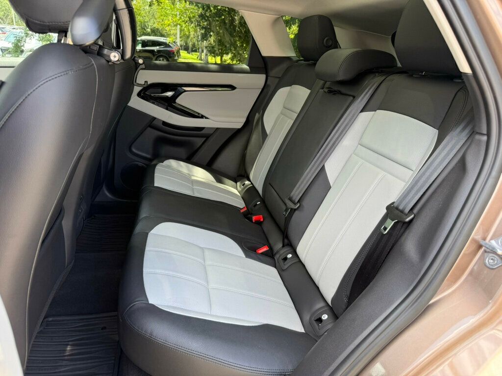 2025 Land Rover Range Rover Evoque Dynamic SE photo 8