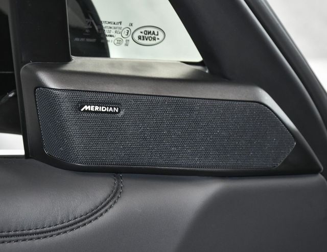 2025 Land Rover Range Rover Plug-In Hybrid SE - 22956607 - 9