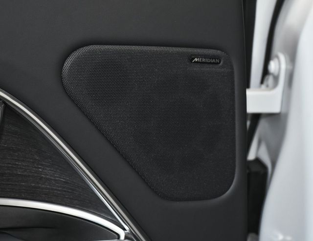 2025 Land Rover Range Rover Plug-In Hybrid SE - 22956607 - 12