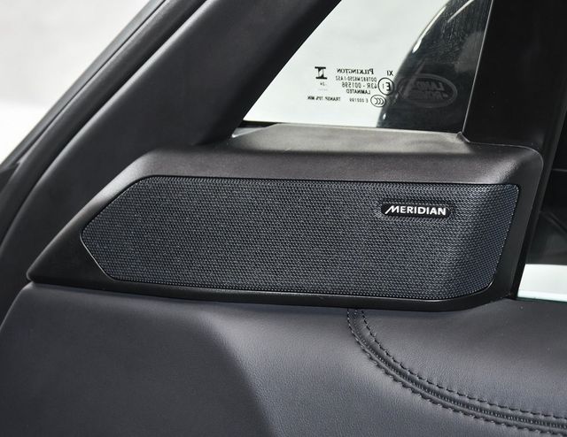 2025 Land Rover Range Rover Plug-In Hybrid SE - 22956607 - 19