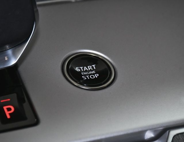 2025 Land Rover Range Rover Plug-In Hybrid SE - 22956607 - 38