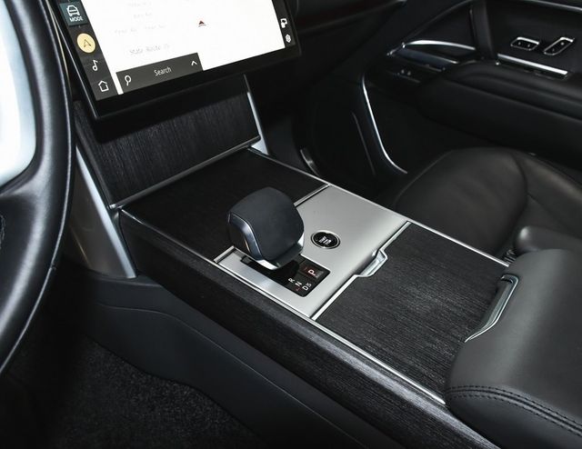 2025 Land Rover Range Rover Plug-In Hybrid SE - 22956607 - 50