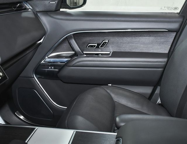 2025 Land Rover Range Rover Plug-In Hybrid SE - 22956607 - 55