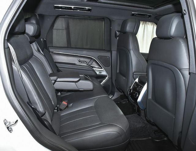 2025 Land Rover Range Rover Plug-In Hybrid SE - 22956607 - 62