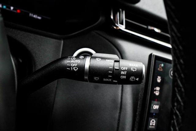 2025 Land Rover Range Rover Velar P250 Dynamic SE - 22963165 - 32