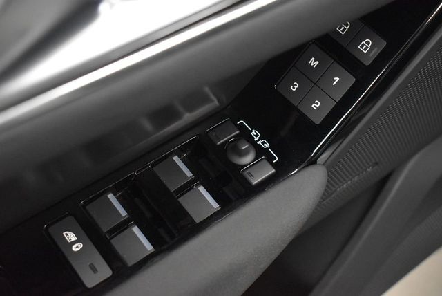 2025 Land Rover Range Rover Velar P250 Dynamic SE - 23005846 - 9