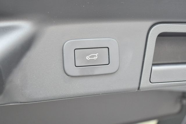 2025 Land Rover Range Rover Velar P250 Dynamic SE AWD SUV W/Meridian Sound System - 23058811 - 18