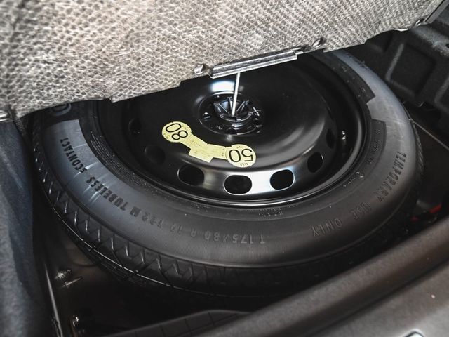 2025 Land Rover Range Rover Velar S - 22906401 - 38