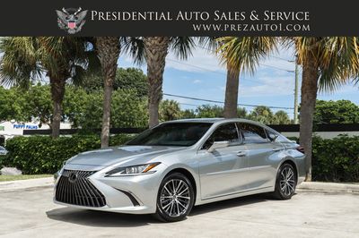 2025 Lexus ES