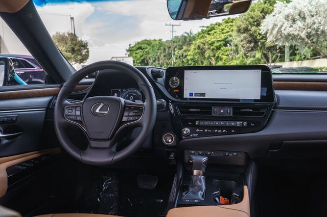 2025 Lexus ES ES 300h FWD - 23092060 - 17