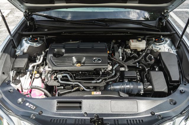 2025 Lexus ES ES 300h FWD - 23092060 - 32