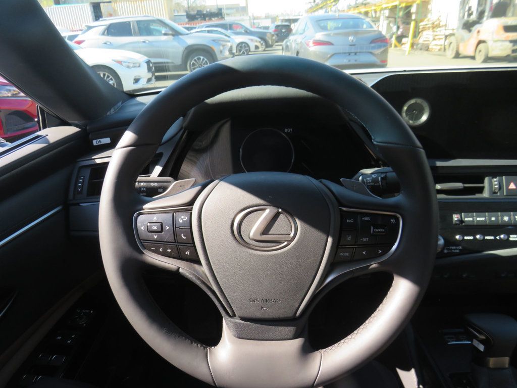 2025 Lexus ES 350 photo 11