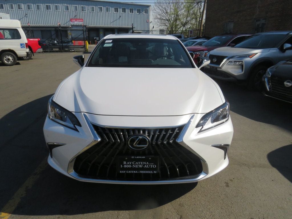 2025 Lexus ES 350 photo 2