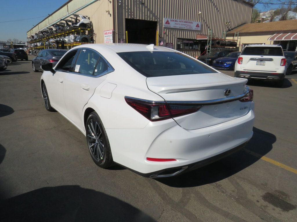 2025 Lexus ES 350 photo 7