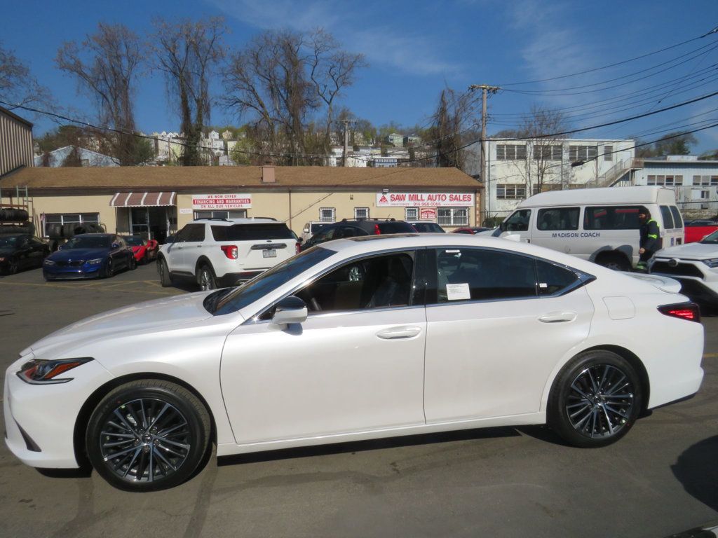 2025 Lexus ES 350 photo 8