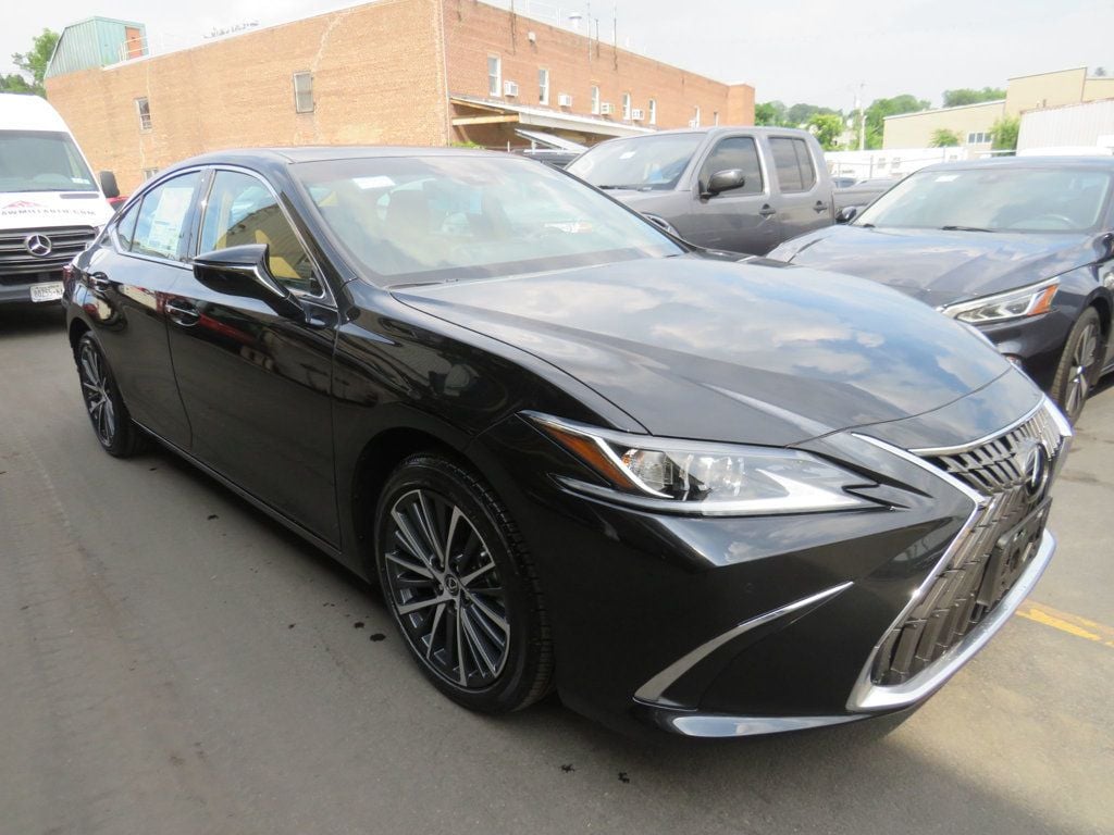 2025 Lexus ES 350 photo 3