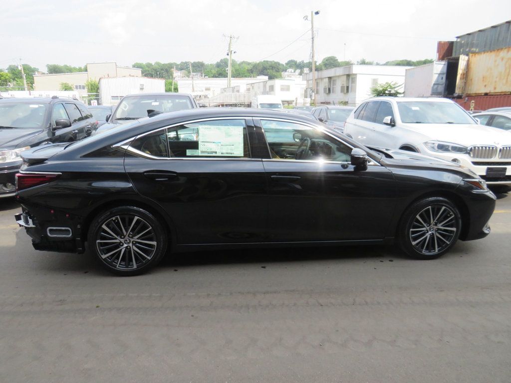 2025 Lexus ES 350 photo 4