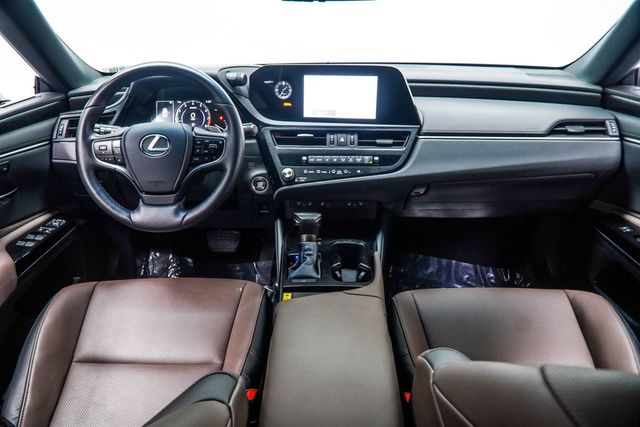 2025 Lexus ES 350 350's photo