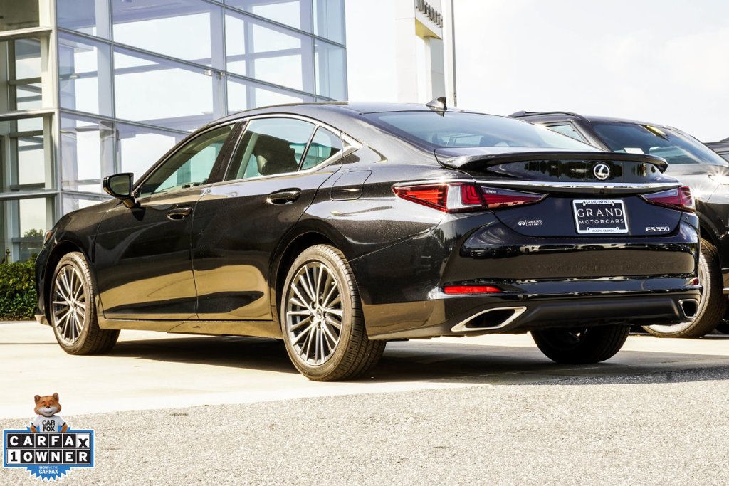 Lexus ES photo 10