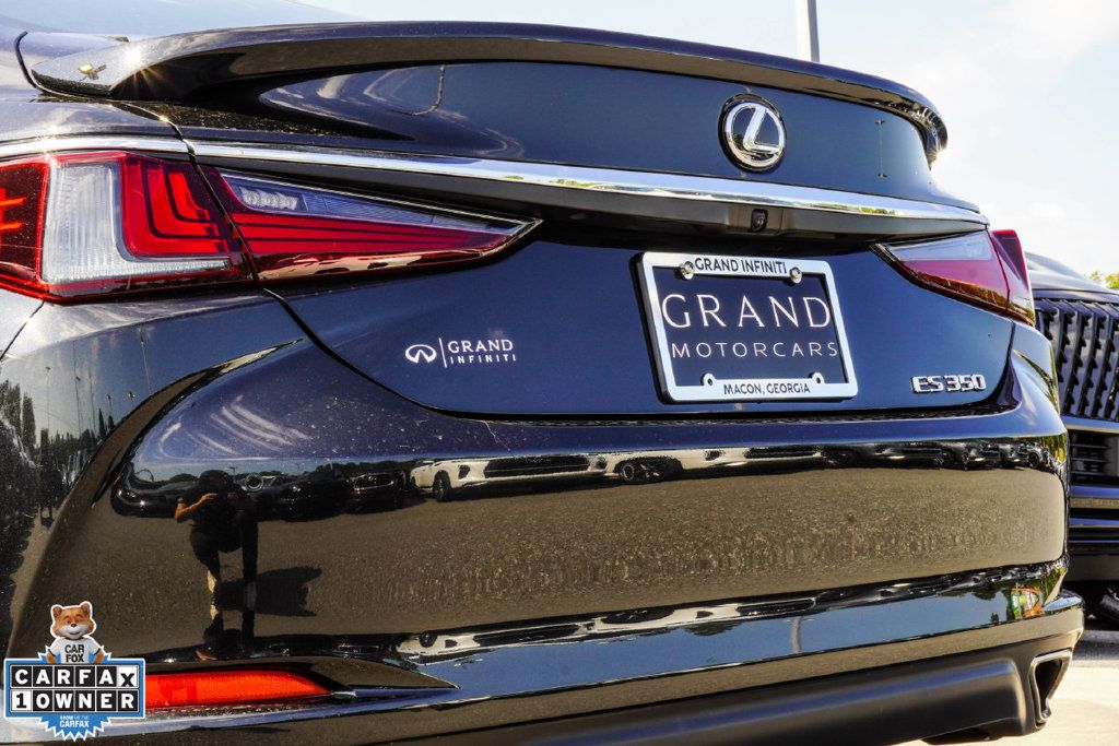 Lexus ES photo 13