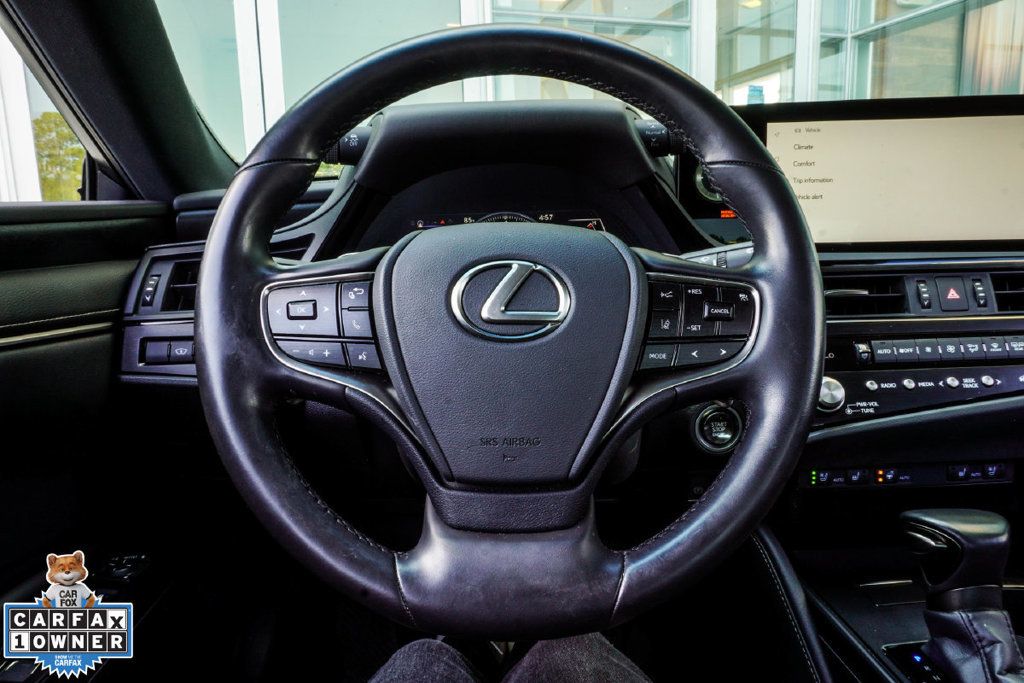 Lexus ES photo 15
