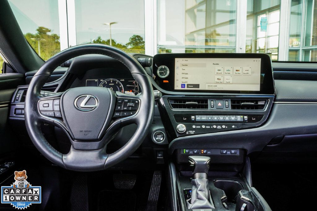 Lexus ES photo 17