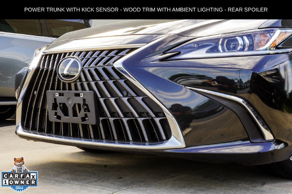 Lexus ES photo 2