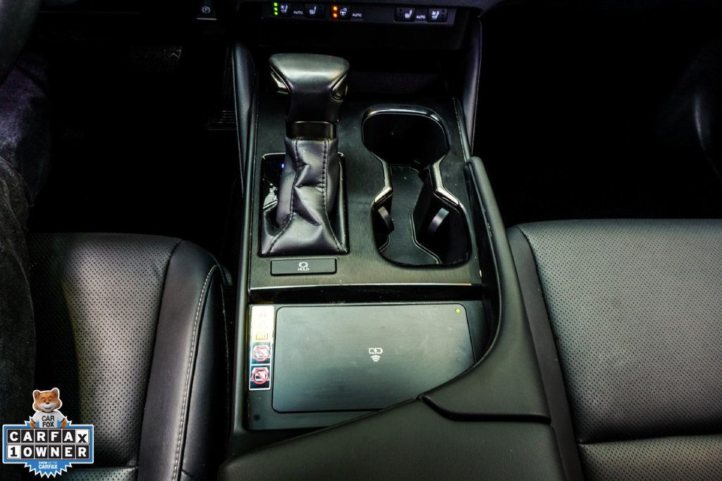 Lexus ES photo 21